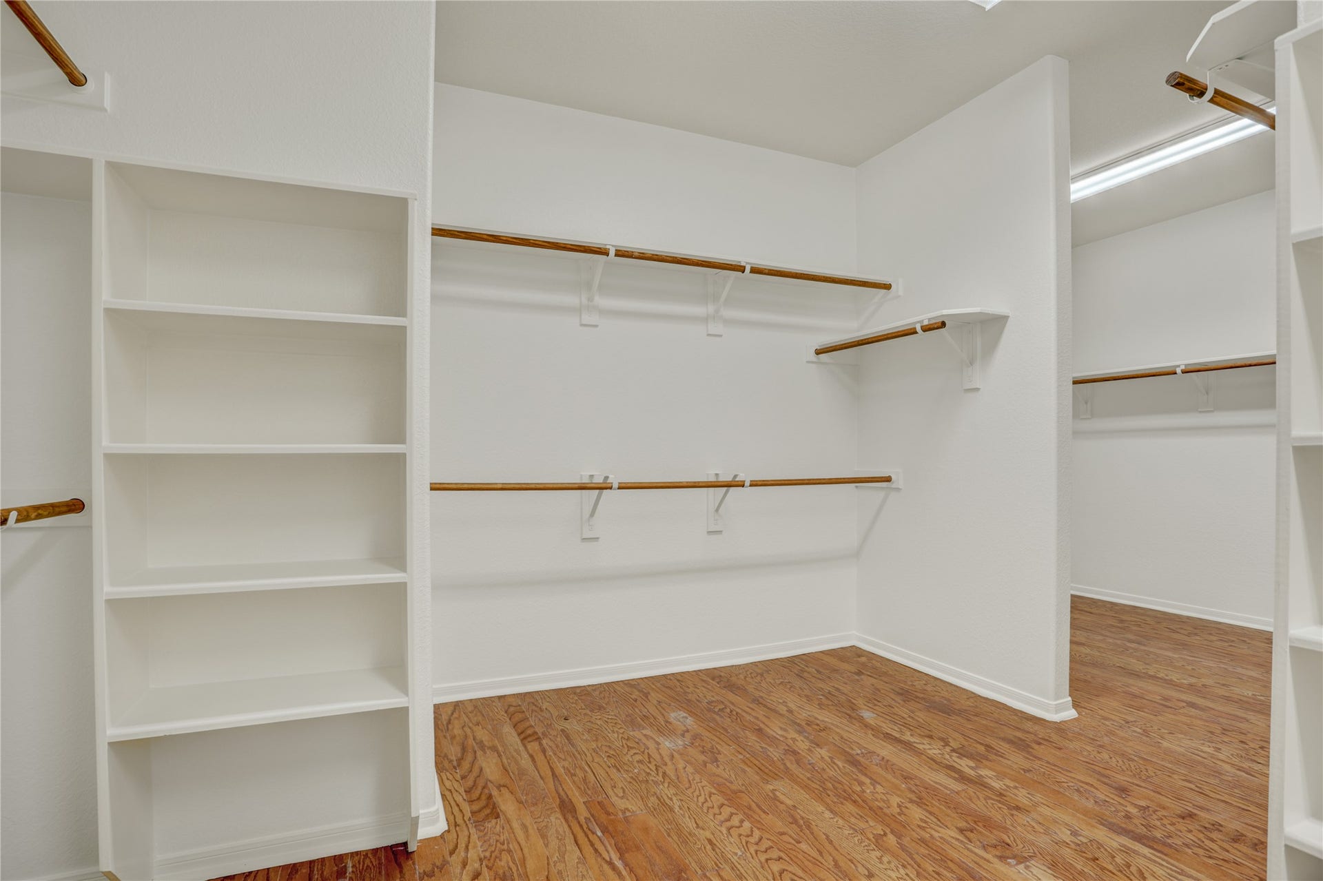 1728 Pampas Trail Drive, Friendswood, TX 77546 HUGE Walk In Closet
