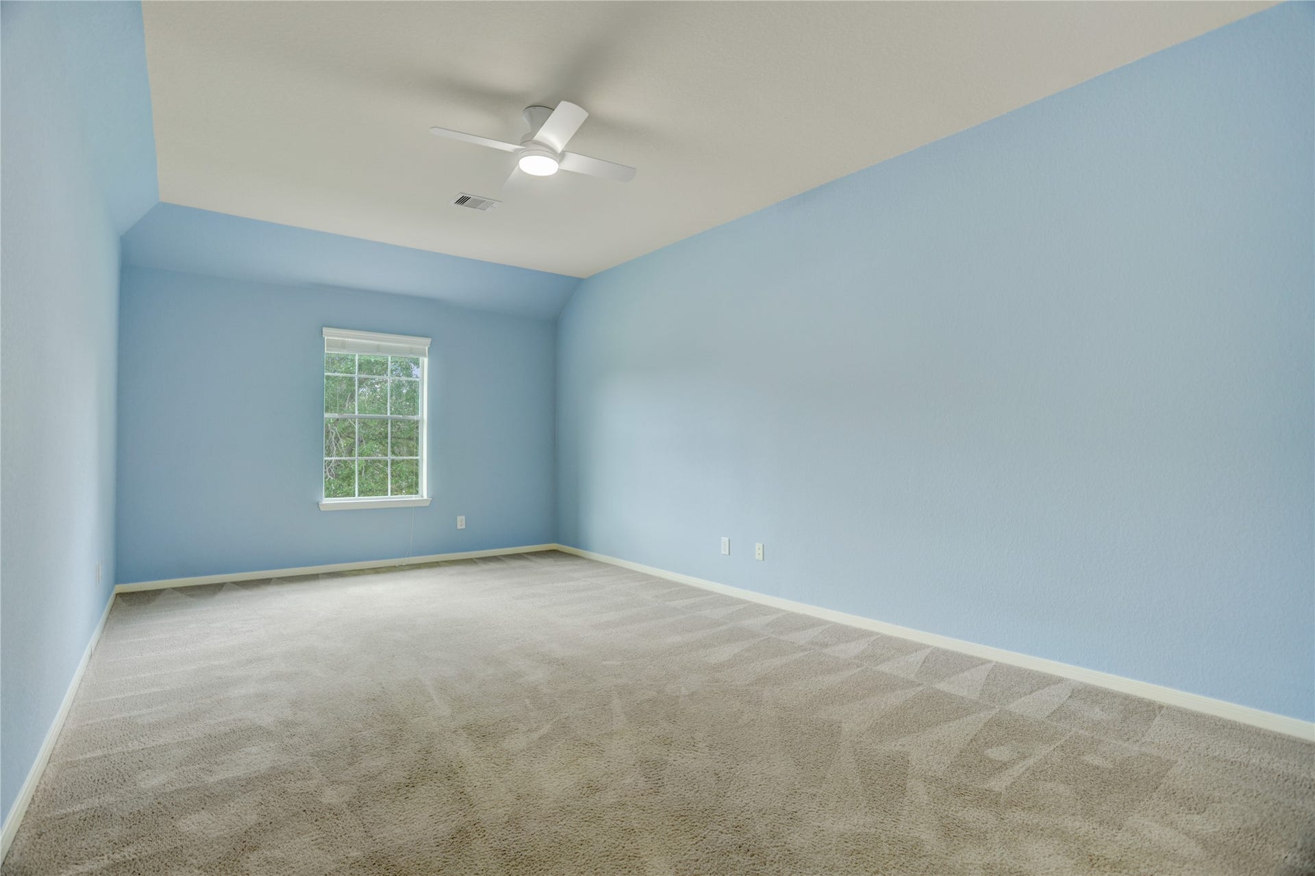 1728 Pampas Trail Drive, Friendswood, TX 77546 Virtually Staged