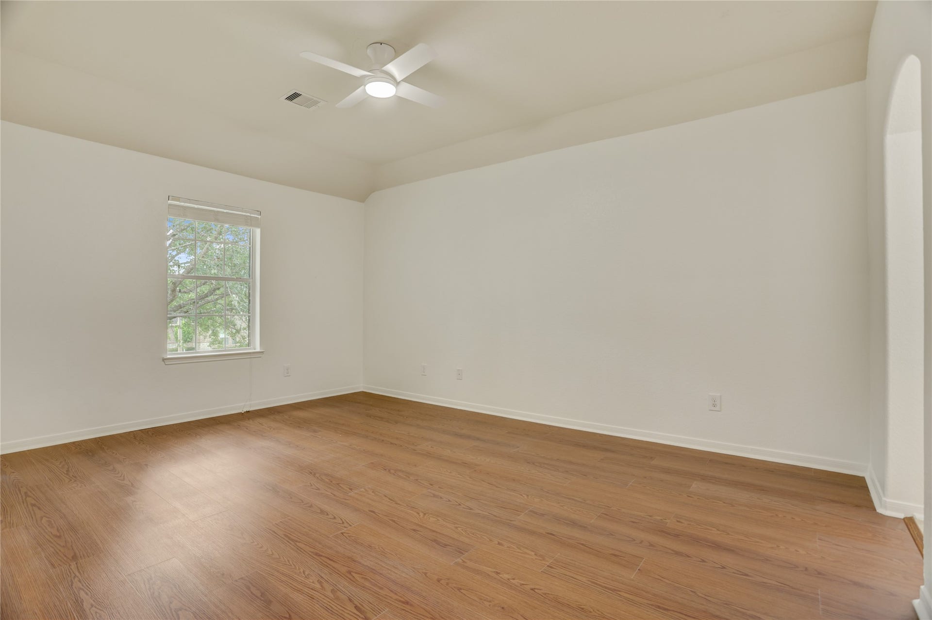 1728 Pampas Trail Drive, Friendswood, TX 77546 Secondary Bedroom