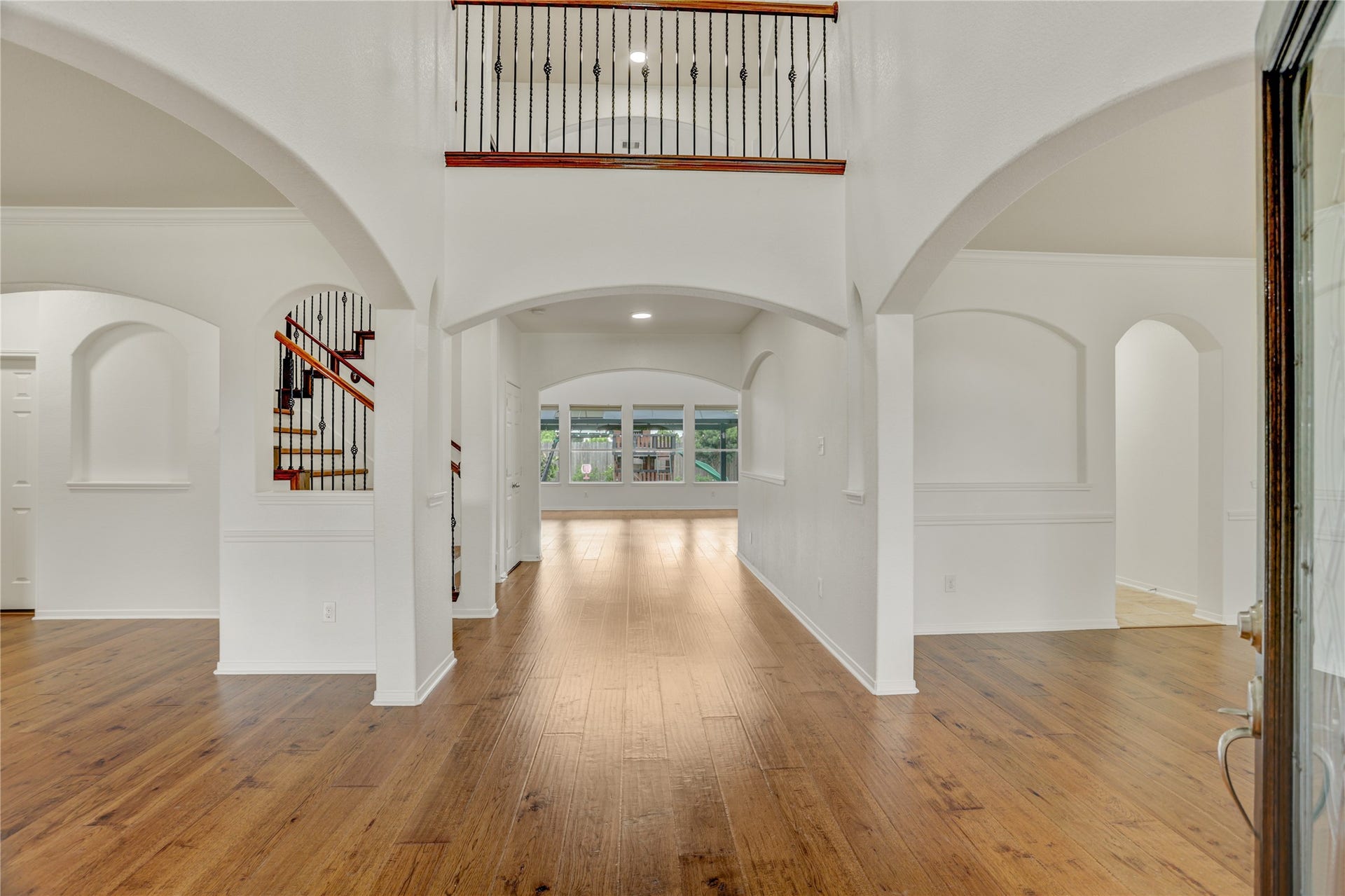 1728 Pampas Trail Drive, Friendswood, TX 77546 Entryway Leads To A Formal Living or Game Room to the Right And A Dining Room To The Left