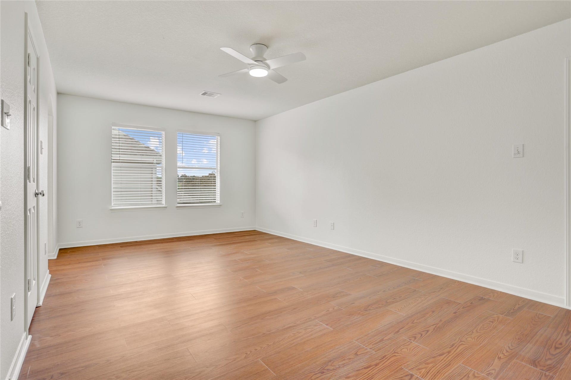 1728 Pampas Trail Drive, Friendswood, TX 77546 Secondary Bedroom