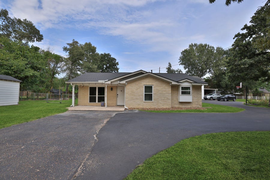 Property photo for 30210 E Geneva Drive E, Spring, TX