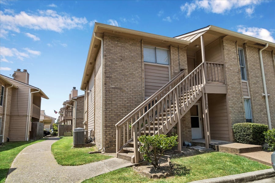 Property photo for 1505 Ward Road, #194, Baytown, TX