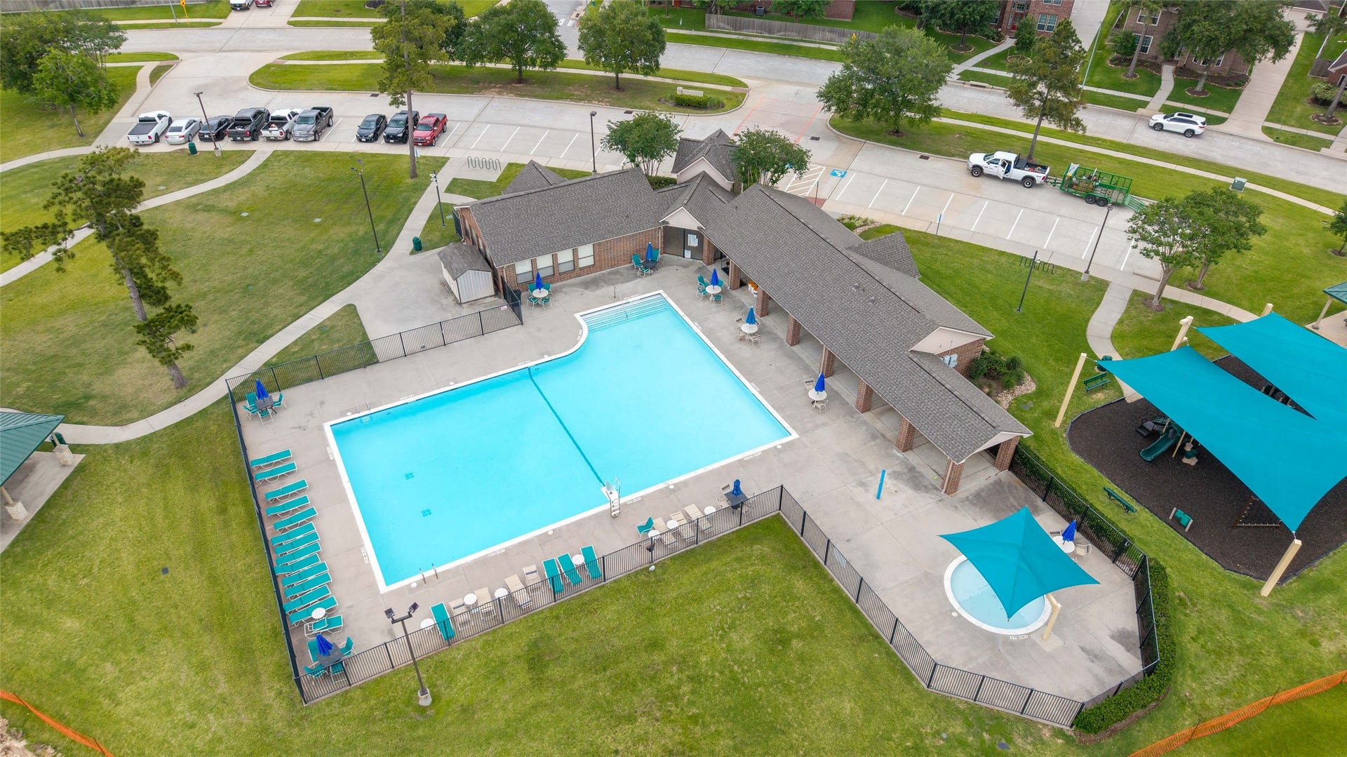14422 Lakepointe Bend Lane, Cypress, TX 77429 Large community pool.