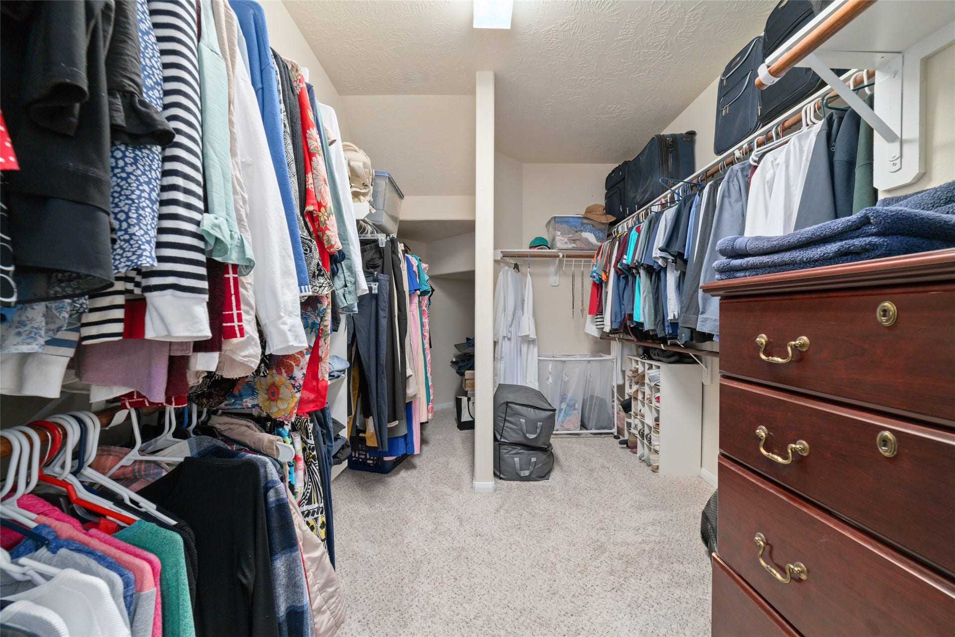 14422 Lakepointe Bend Lane, Cypress, TX 77429 The huge, walk in primary closet offers abundant space and storage.
