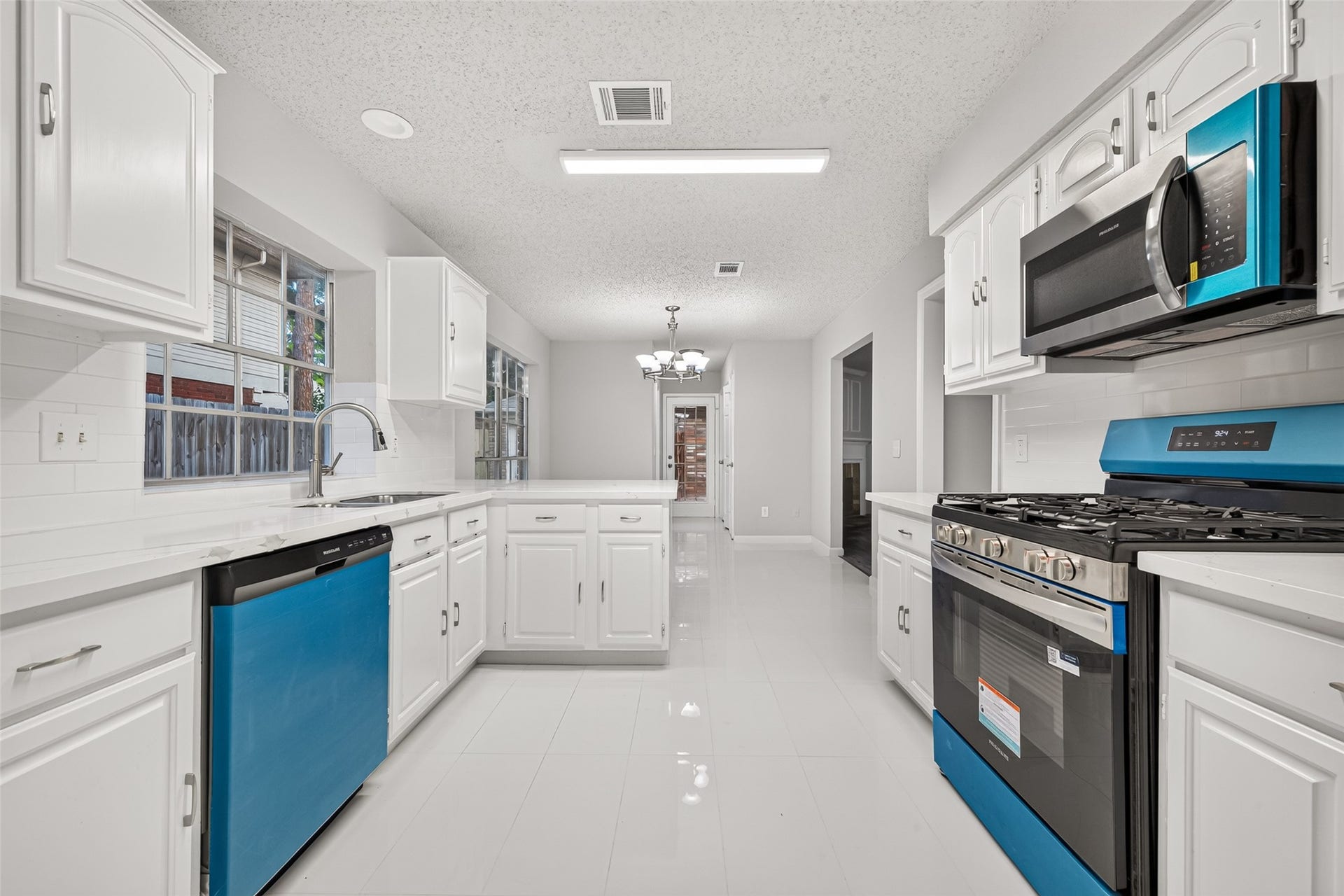 7434 Shangrila Lane, Houston, TX 77095 7434 Shangrila Lane, Houston, TX 77095