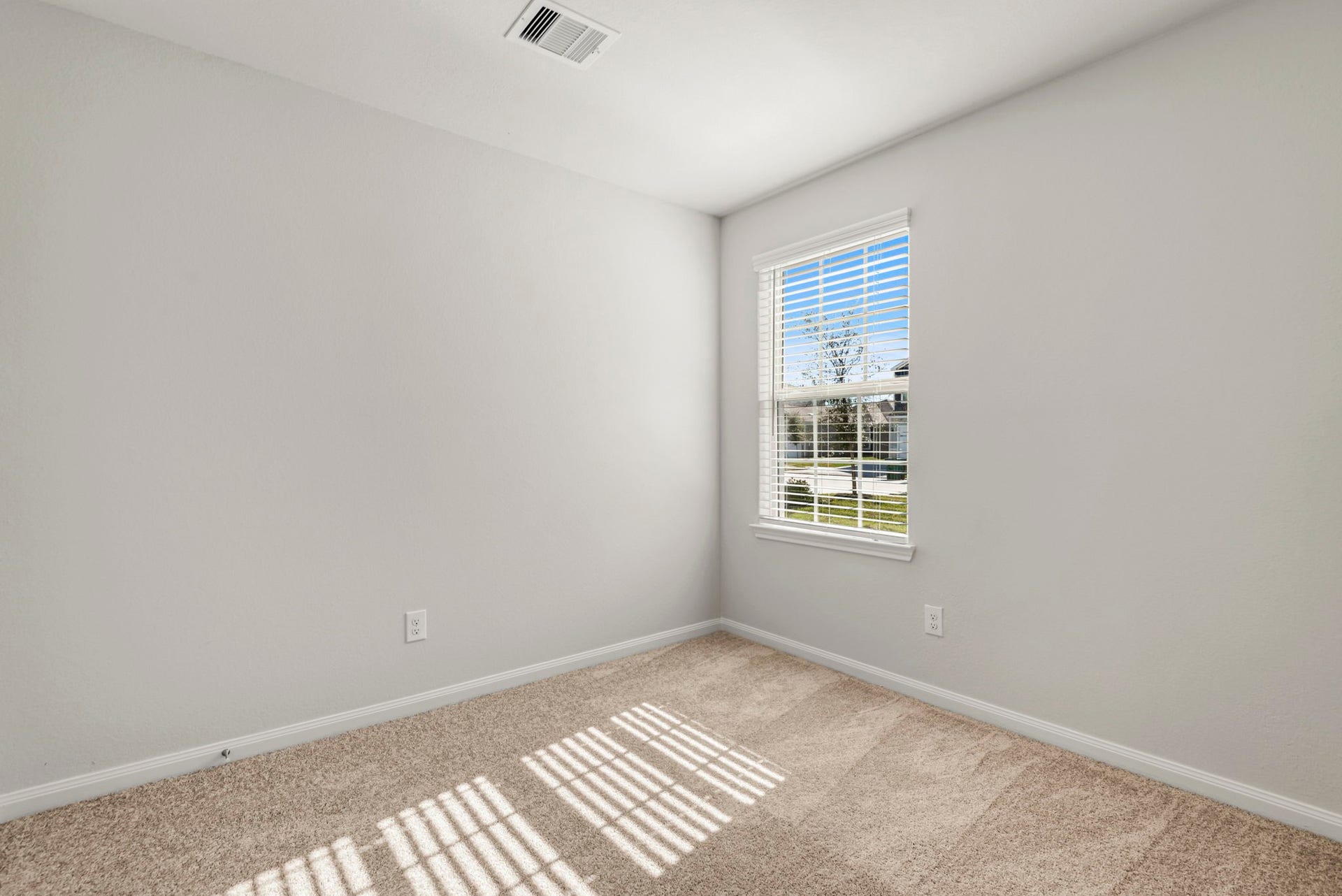 6429 Autumn Equinox Drive, Houston, TX 77048 One of the two additional bedrooms in the home.