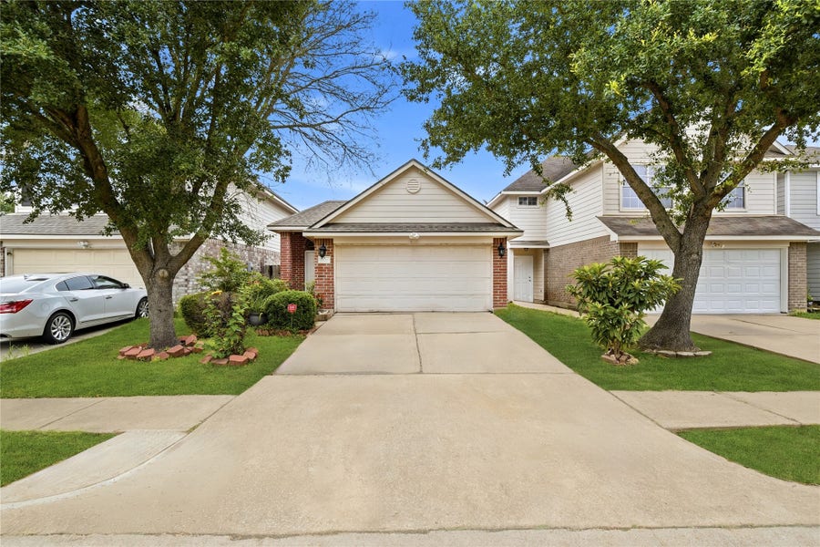 Property photo for 7207 Calcutta Spring Drive, Houston, TX