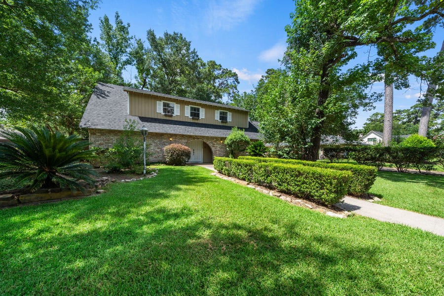 Property photo for 1938 Running Springs Drive, Houston, TX