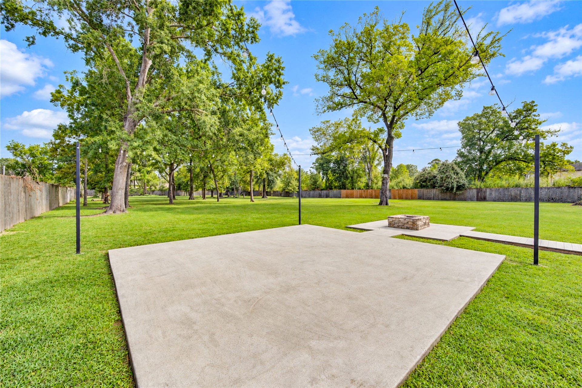2422 De Soto Street, Houston, TX 77091 2422 De Soto Street, Houston, TX 77091