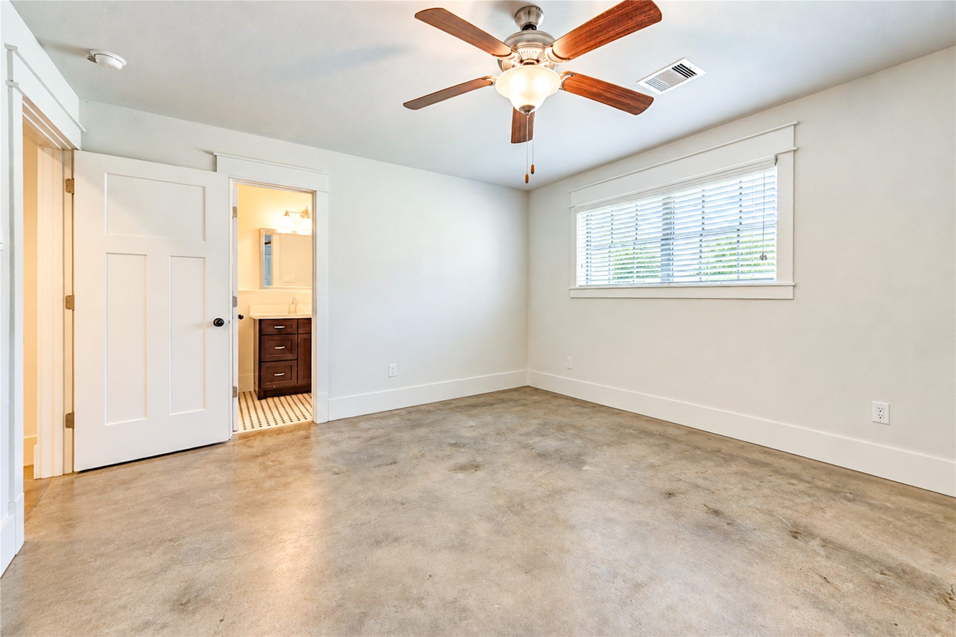2422 De Soto Street, Houston, TX 77091 2422 De Soto Street, Houston, TX 77091