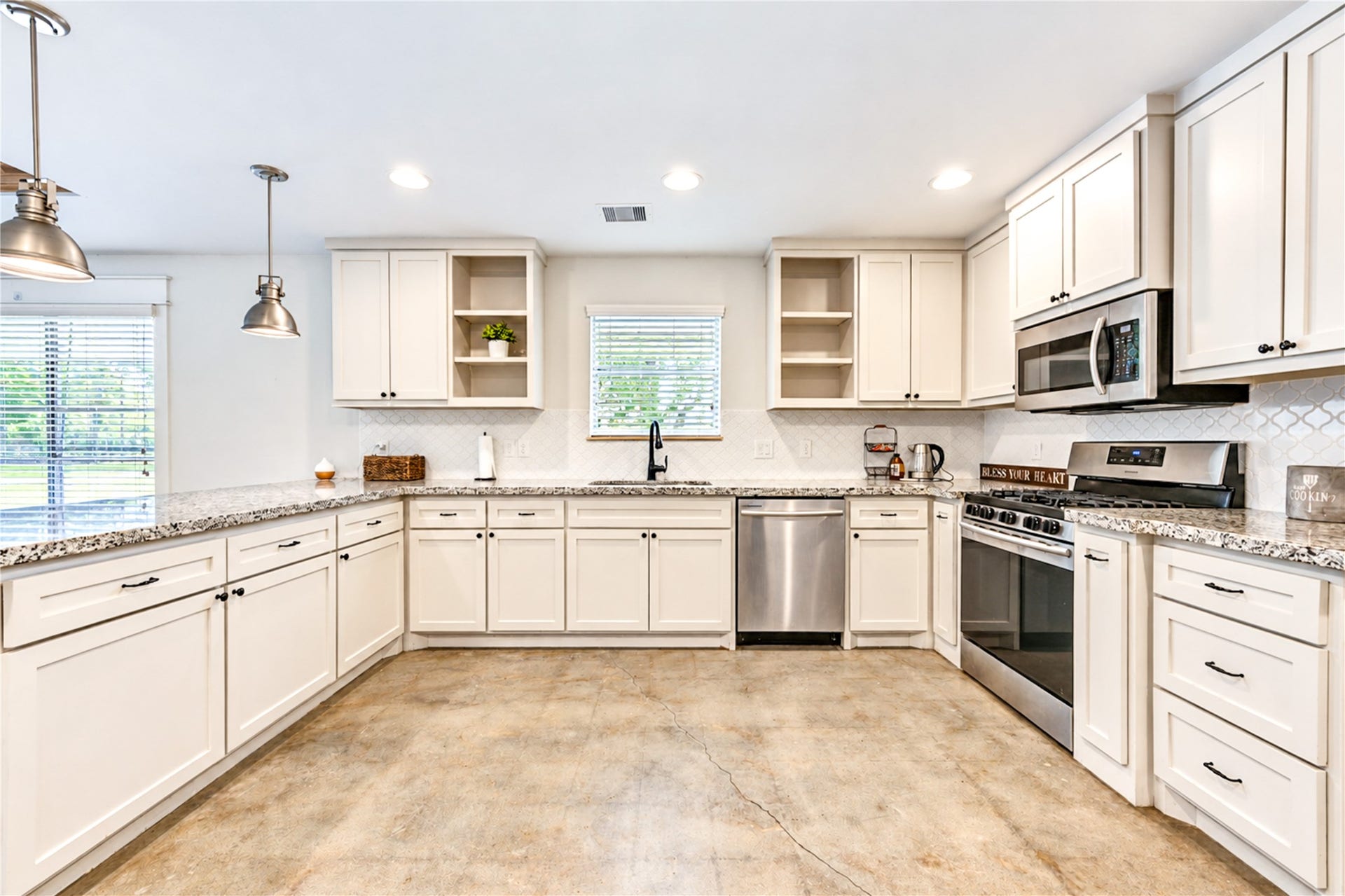 2422 De Soto Street, Houston, TX 77091 2422 De Soto Street, Houston, TX 77091