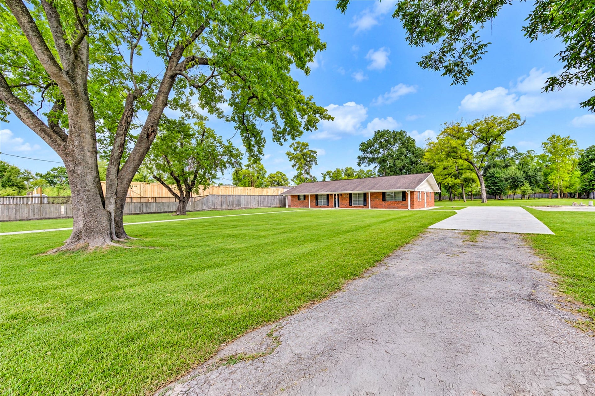 2422 De Soto Street, Houston, TX 77091 2422 De Soto Street, Houston, TX 77091