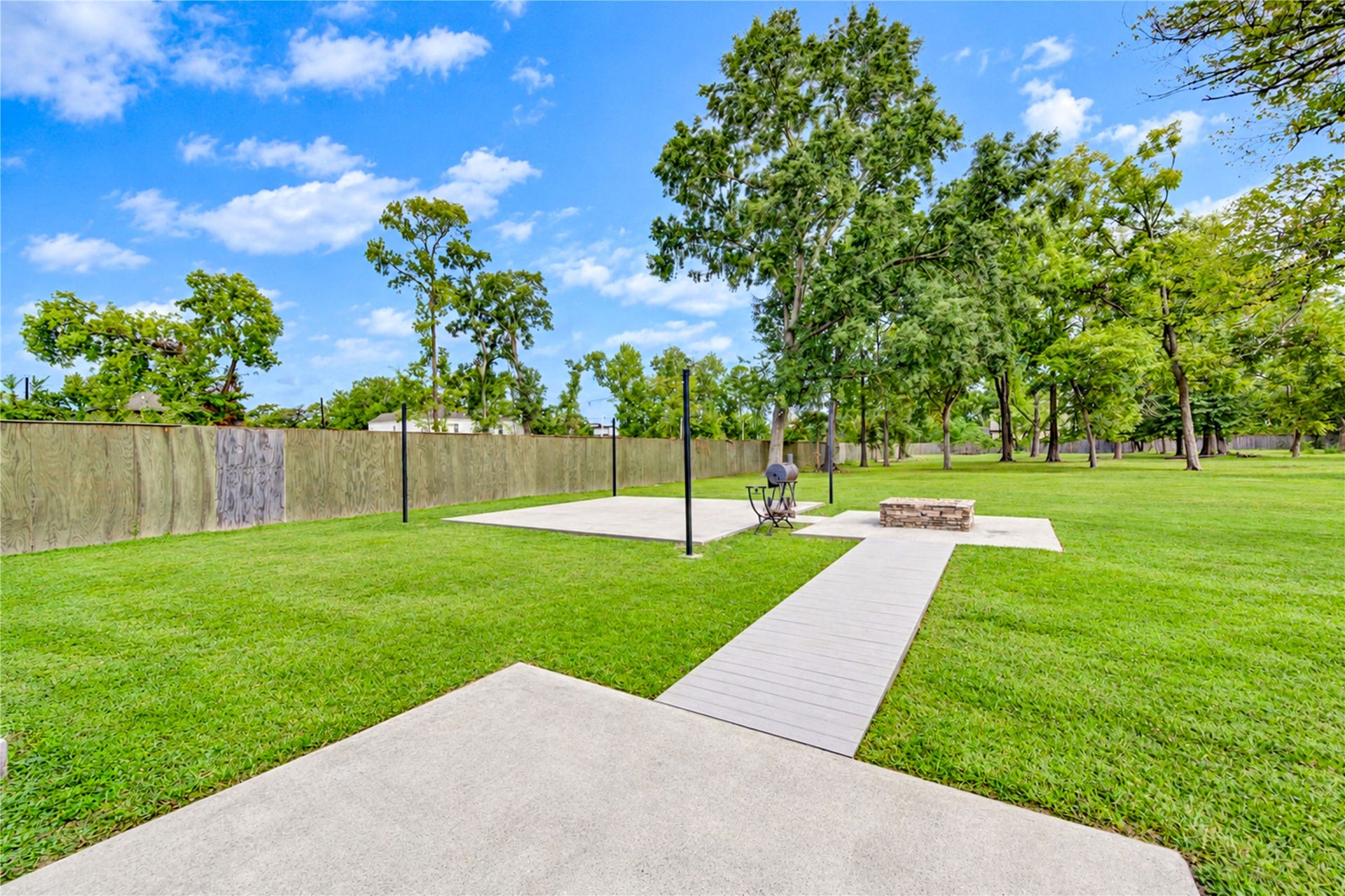 2422 De Soto Street, Houston, TX 77091 2422 De Soto Street, Houston, TX 77091