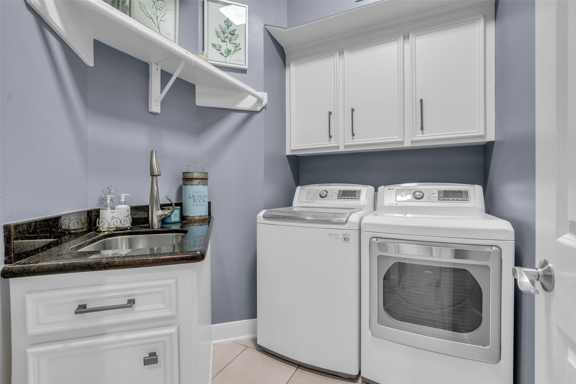 19023 Windsor Lakes Drive, Houston, TX 77094 Laundry room.