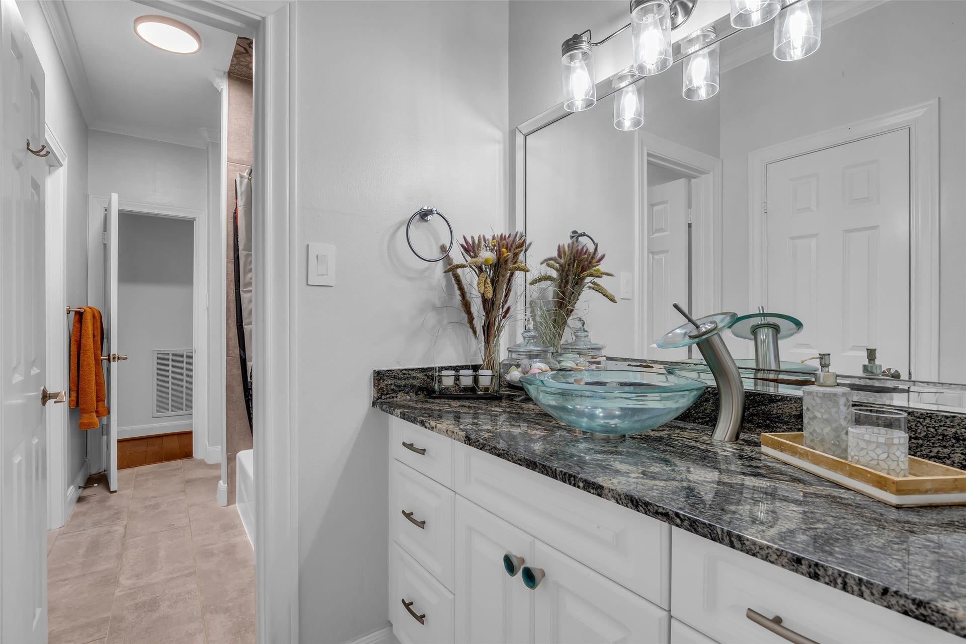 19023 Windsor Lakes Drive, Houston, TX 77094 The vanity area for bedroom 3.