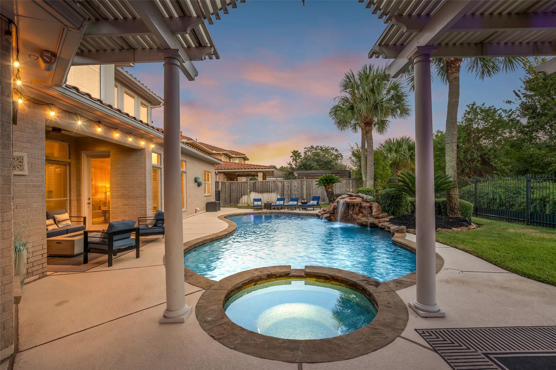 19023 Windsor Lakes Drive, Houston, TX 77094 19023 Windsor Lakes Drive, Houston, TX 77094