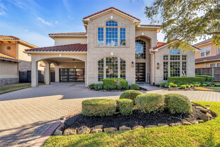 Property photo for 19023 Windsor Lakes Drive, Houston, TX