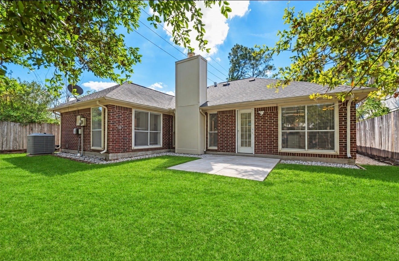 16423 Maple Downs Lane, Sugar Land, TX 77498