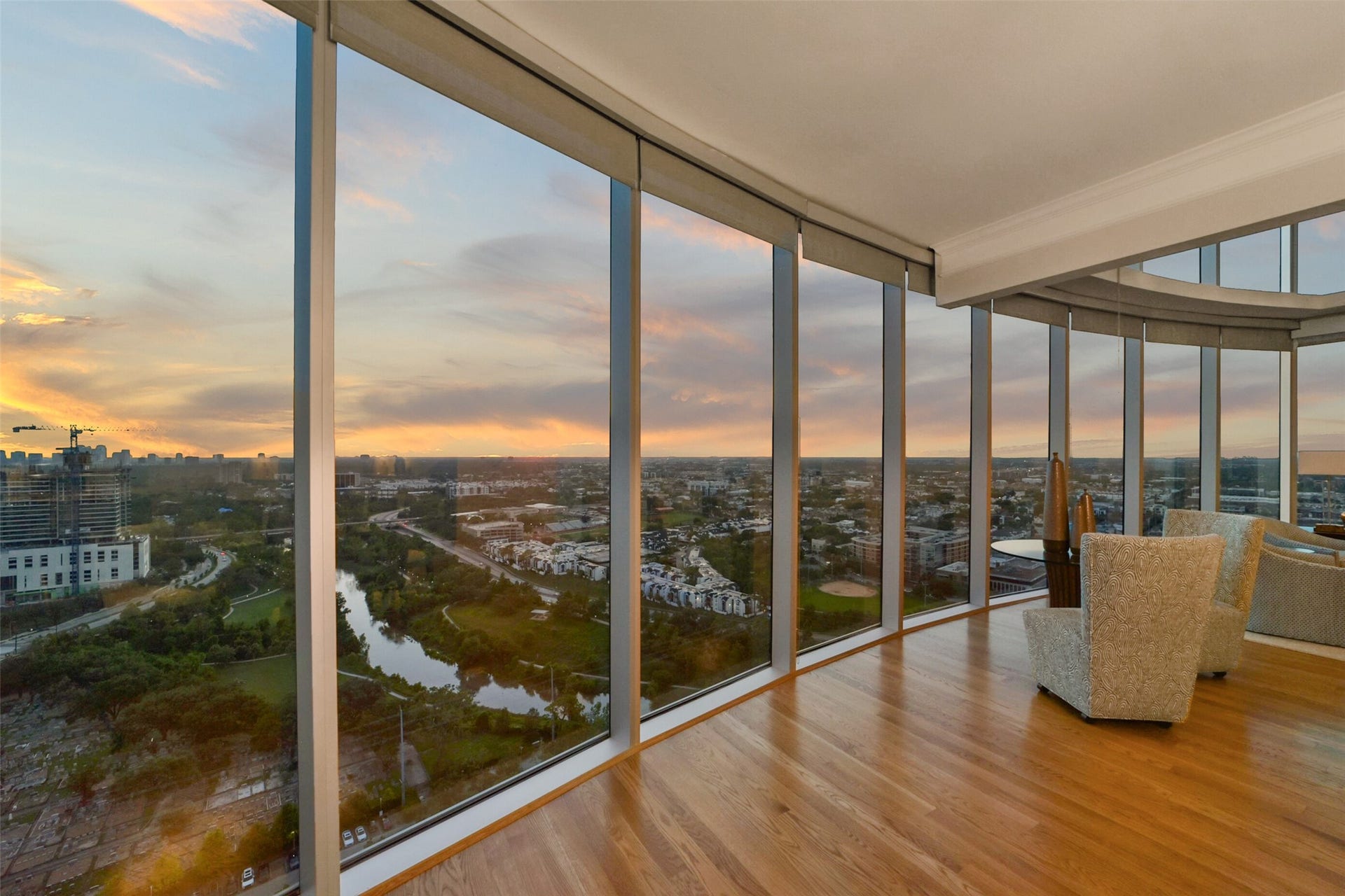 3333 Allen Parkway, #3003, Houston, TX 77019 180 degree views from this designer penthouse.