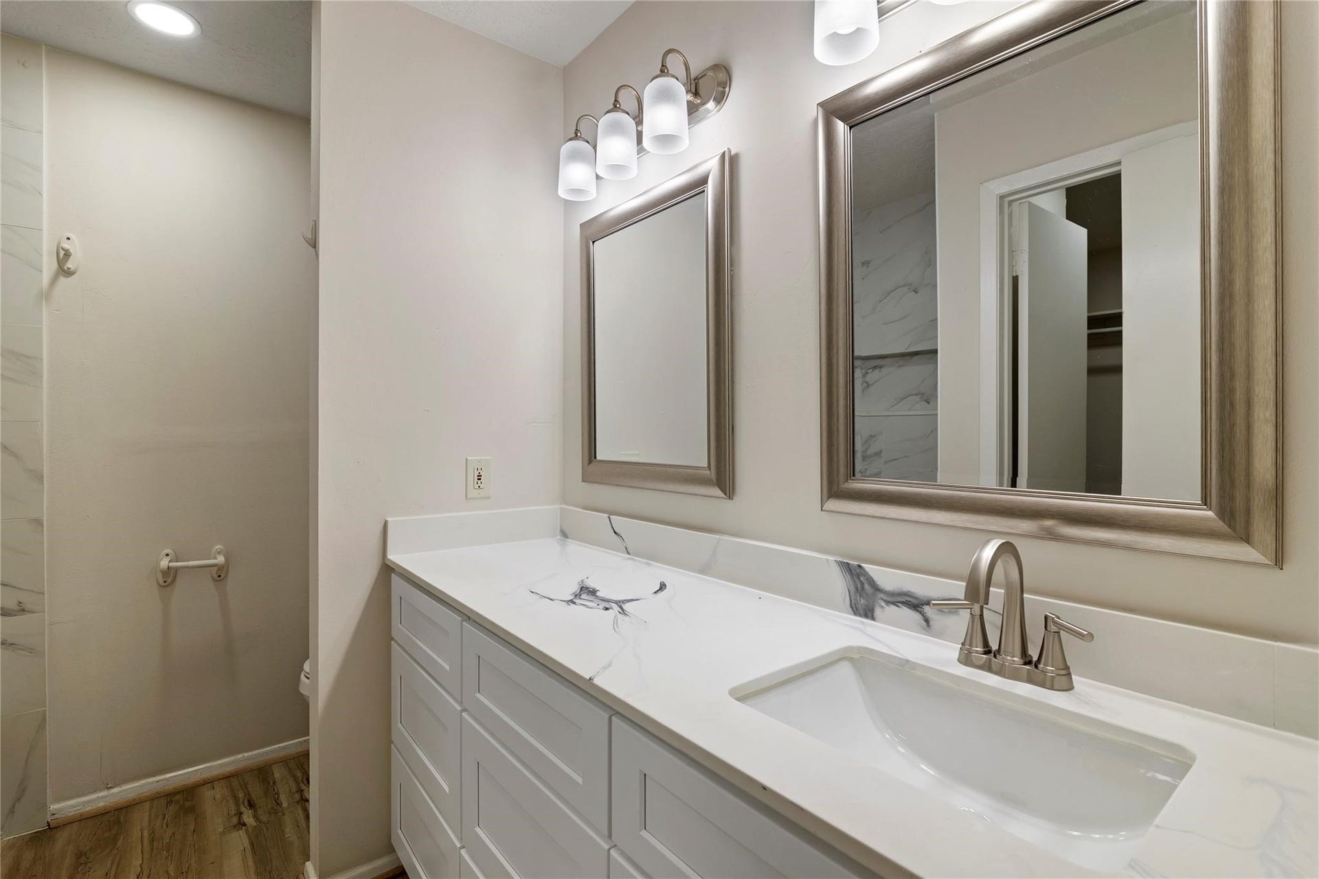 19635 Moonhollow Drive, Houston, TX 77084 19635 Moonhollow Drive, Houston, TX 77084