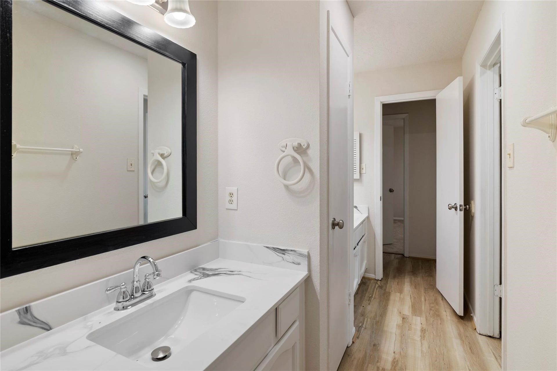 19635 Moonhollow Drive, Houston, TX 77084 19635 Moonhollow Drive, Houston, TX 77084