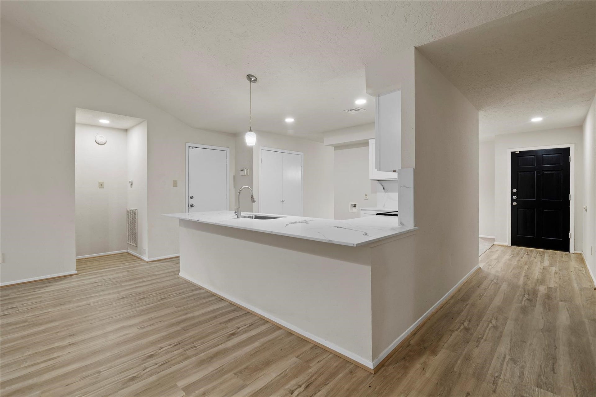 19635 Moonhollow Drive, Houston, TX 77084 19635 Moonhollow Drive, Houston, TX 77084