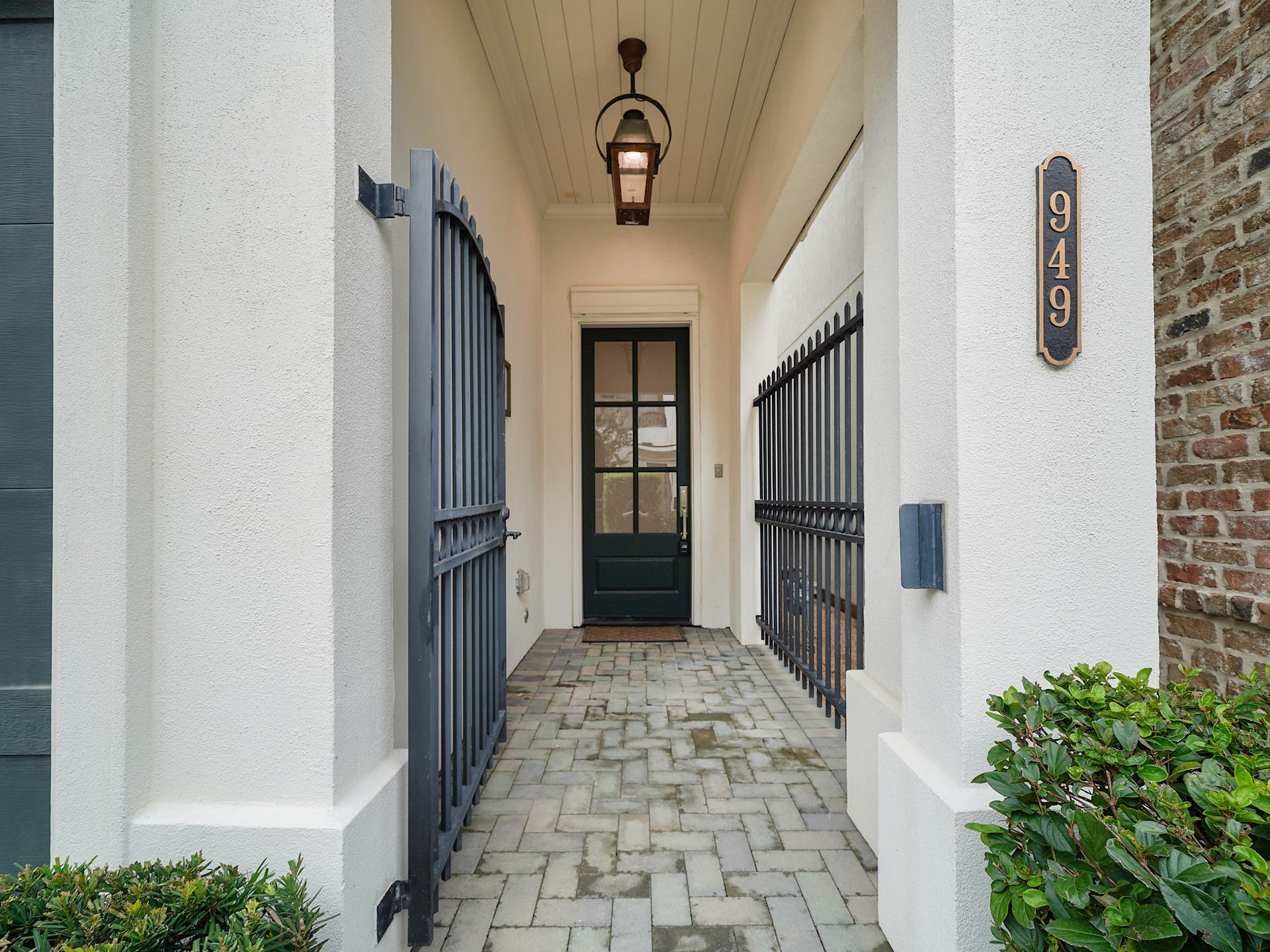 949 Dunleigh Meadows Lane, Houston, TX 77055 949 Dunleigh Meadows Lane, Houston, TX 77055