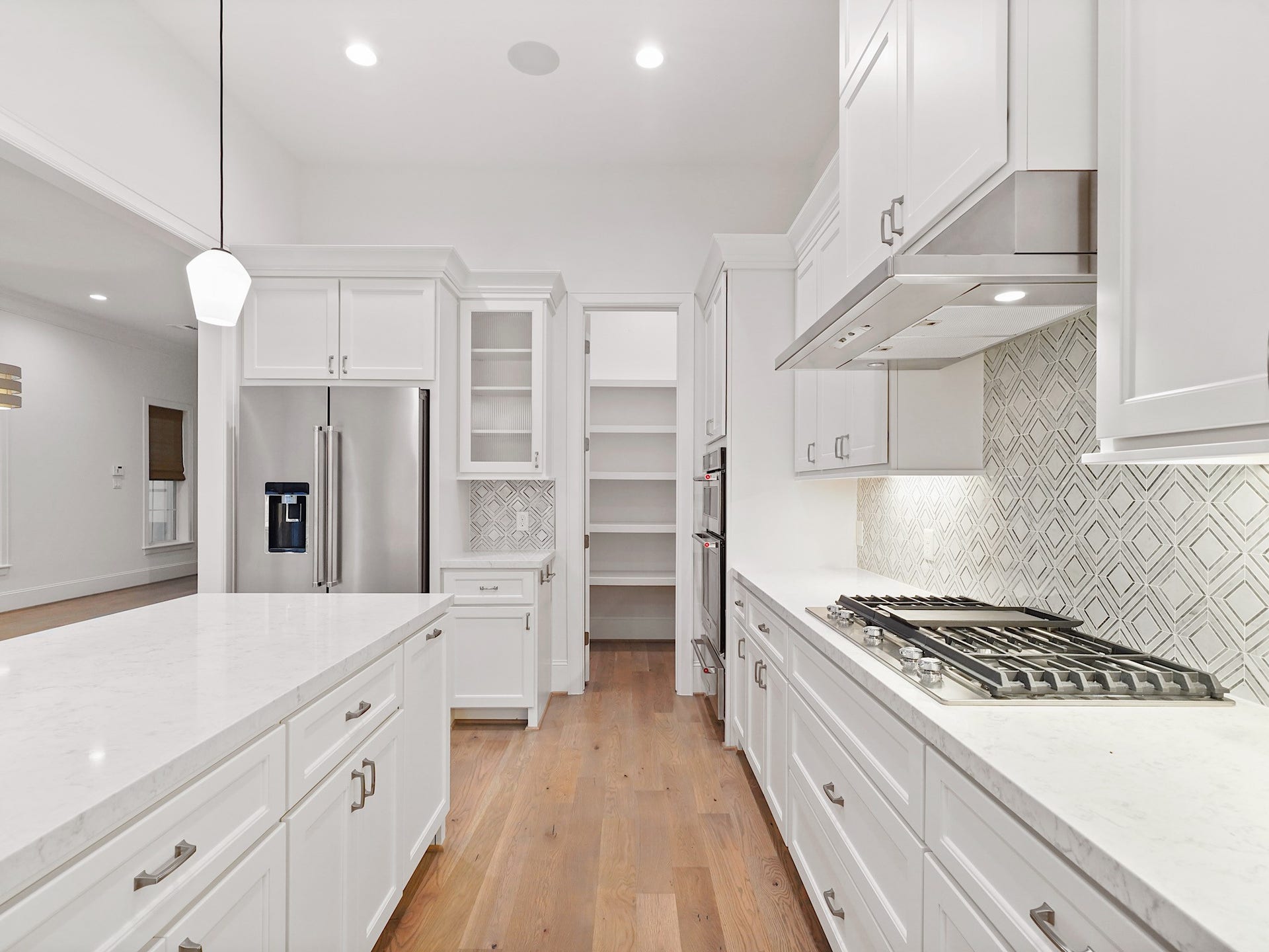949 Dunleigh Meadows Lane, Houston, TX 77055 949 Dunleigh Meadows Lane, Houston, TX 77055