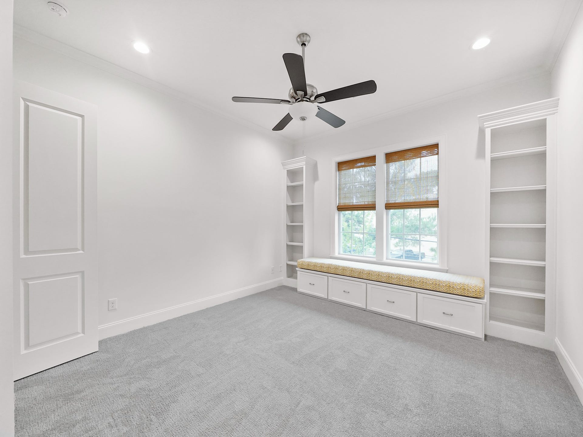 949 Dunleigh Meadows Lane, Houston, TX 77055 949 Dunleigh Meadows Lane, Houston, TX 77055