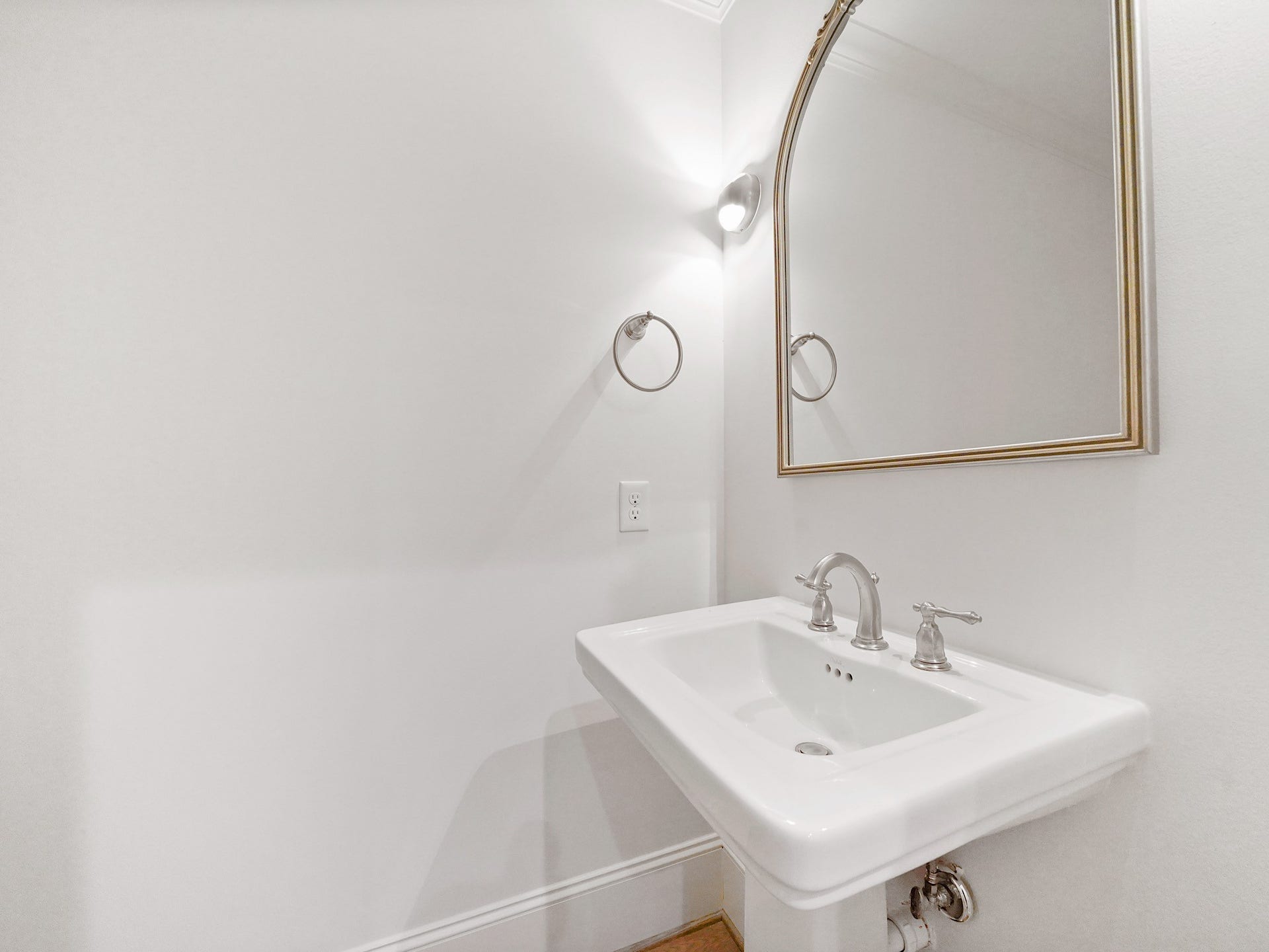 949 Dunleigh Meadows Lane, Houston, TX 77055 949 Dunleigh Meadows Lane, Houston, TX 77055