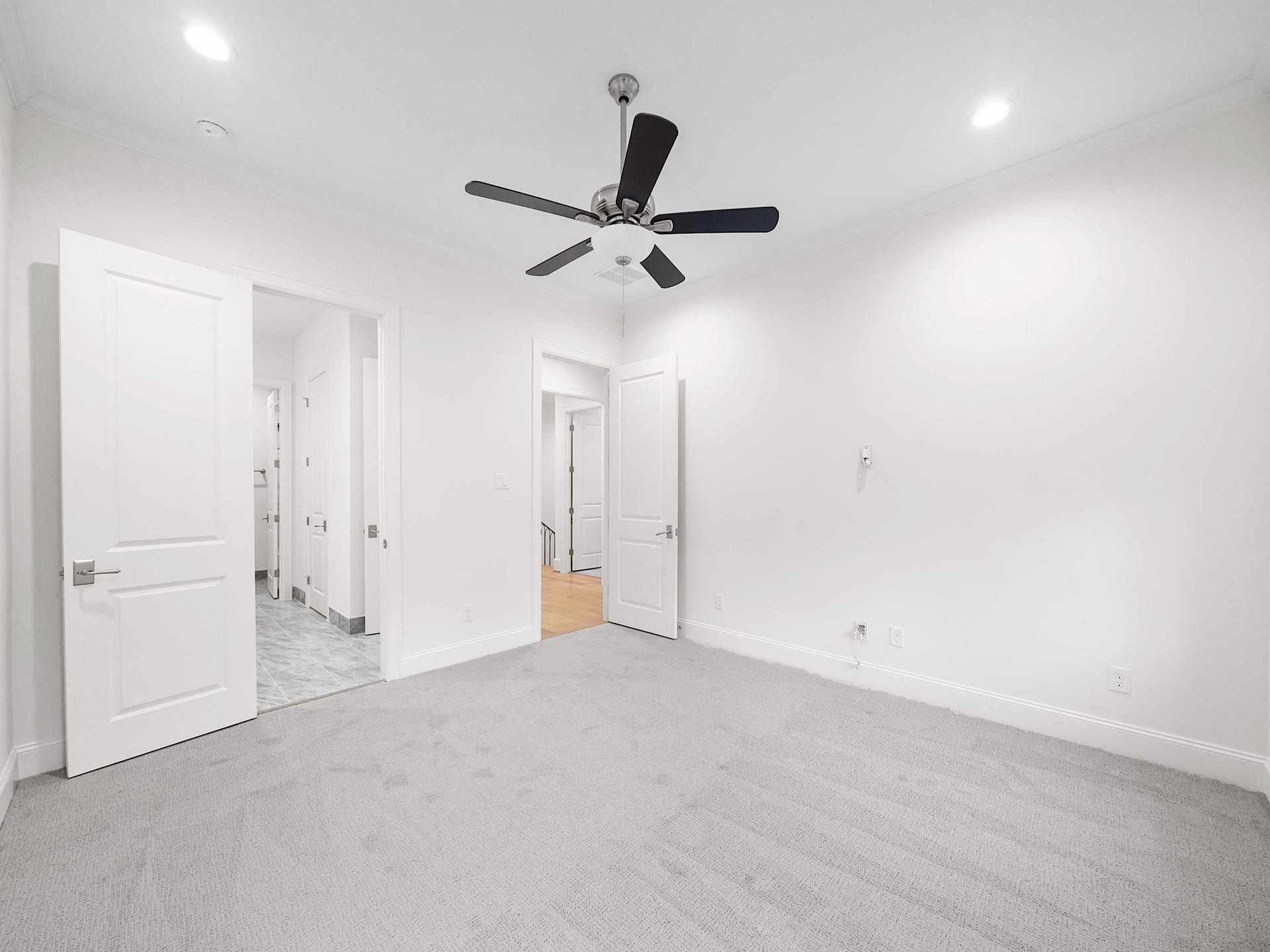 949 Dunleigh Meadows Lane, Houston, TX 77055 949 Dunleigh Meadows Lane, Houston, TX 77055