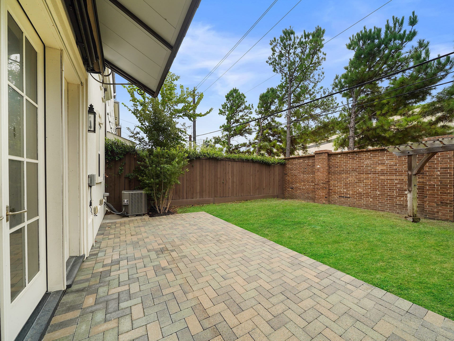 949 Dunleigh Meadows Lane, Houston, TX 77055 949 Dunleigh Meadows Lane, Houston, TX 77055