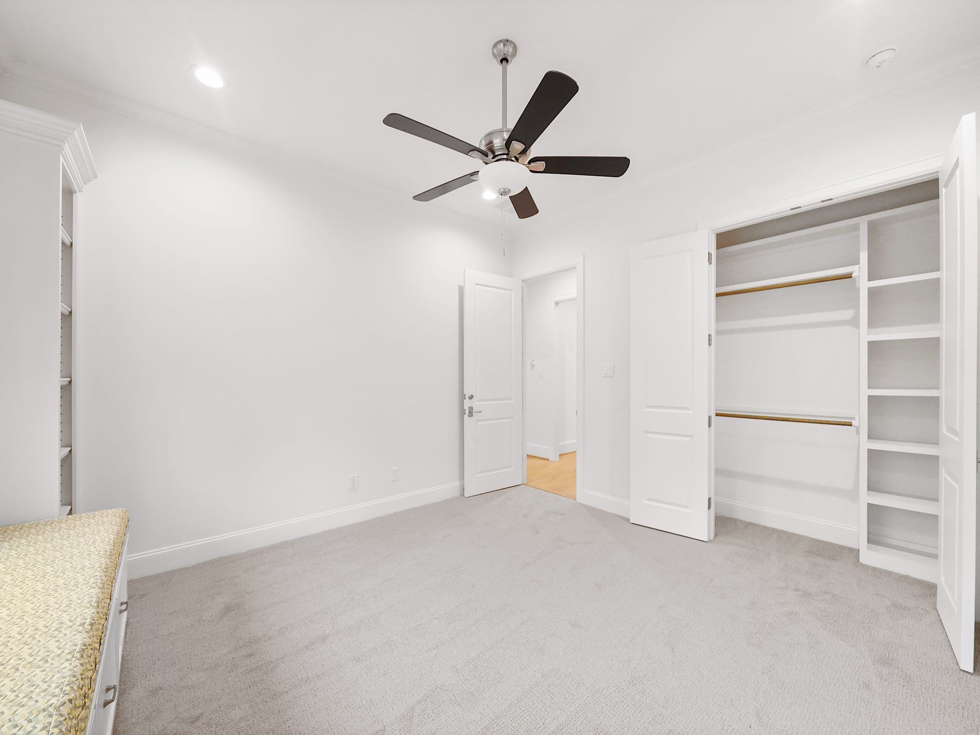 949 Dunleigh Meadows Lane, Houston, TX 77055 949 Dunleigh Meadows Lane, Houston, TX 77055