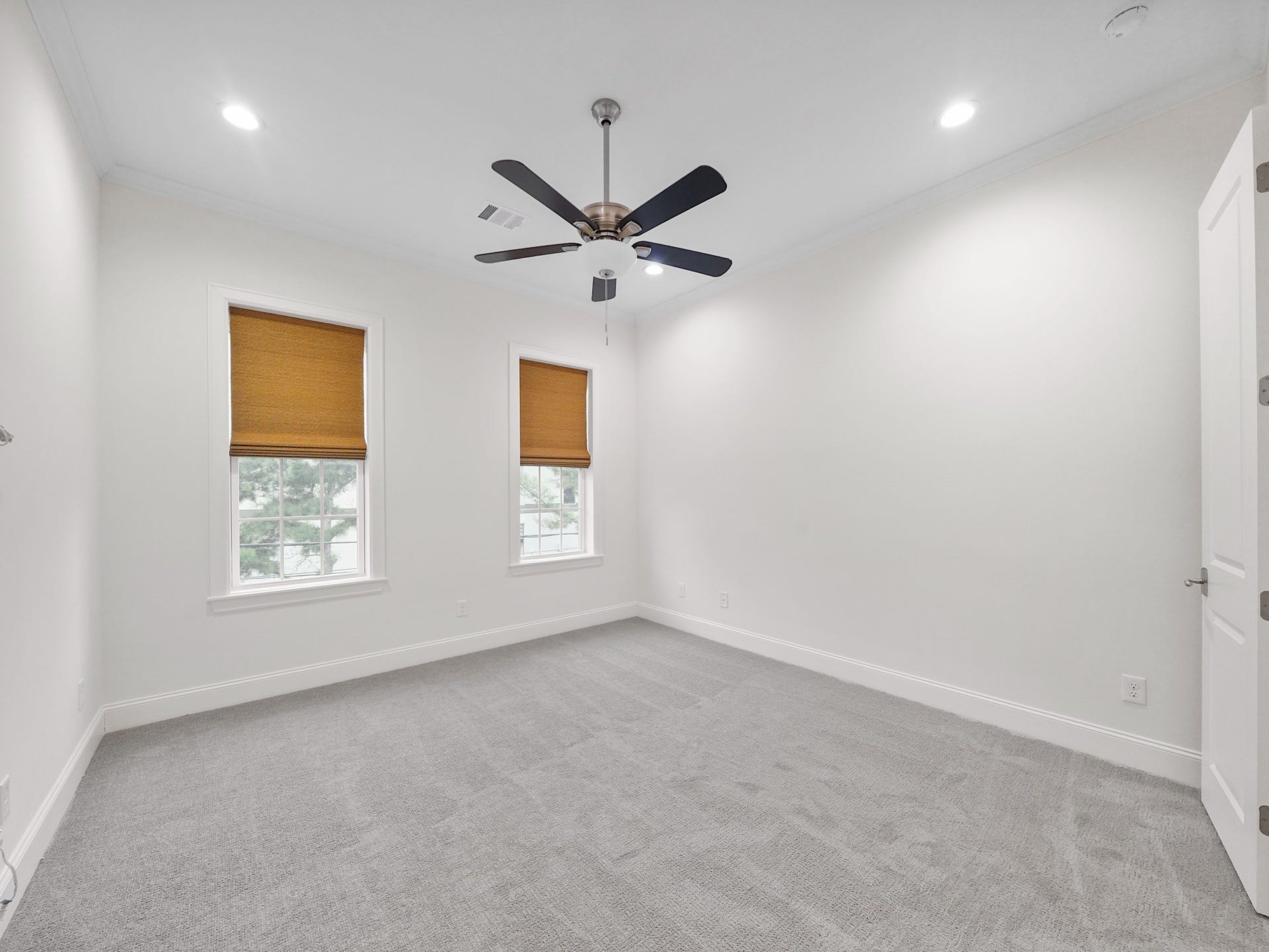 949 Dunleigh Meadows Lane, Houston, TX 77055 949 Dunleigh Meadows Lane, Houston, TX 77055