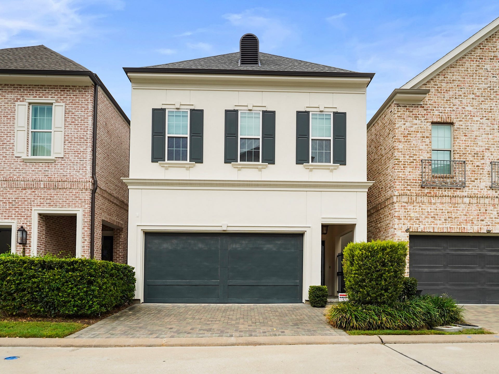 949 Dunleigh Meadows Lane, Houston, TX 77055 949 Dunleigh Meadows Lane, Houston, TX 77055