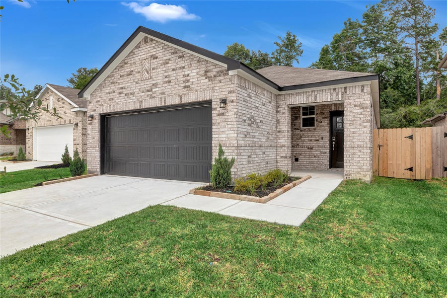 Property photo for 211 Intrepid Trail, Magnolia, TX