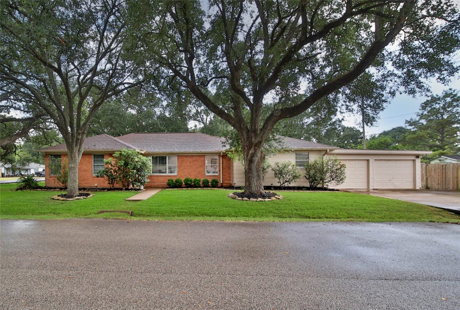 Property photo for 808 Avenue K, Rosenberg, TX