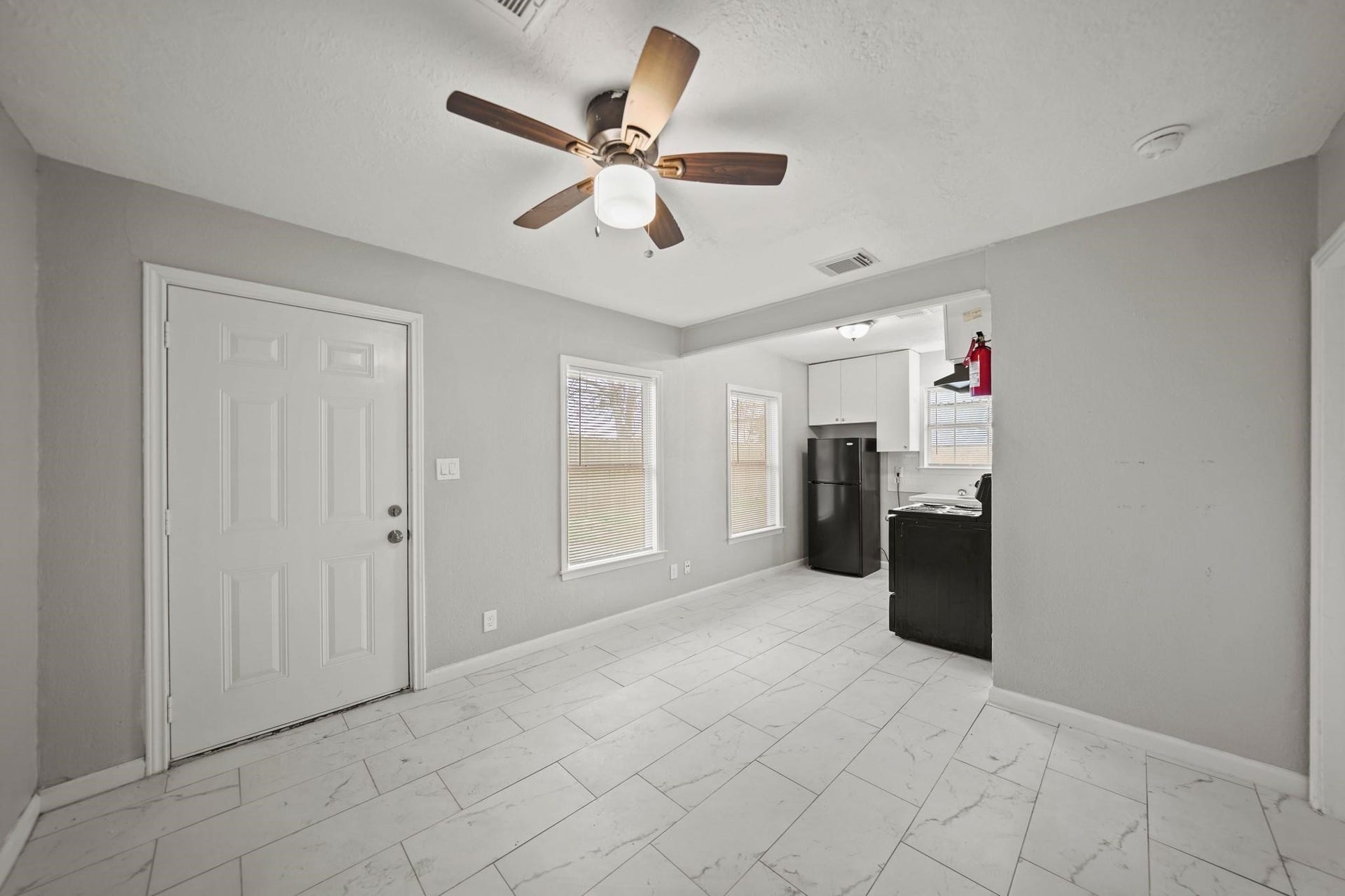 2002 Mustang Road, #8, Alvin, TX 77511 2002 Mustang Road, #8, Alvin, TX 77511