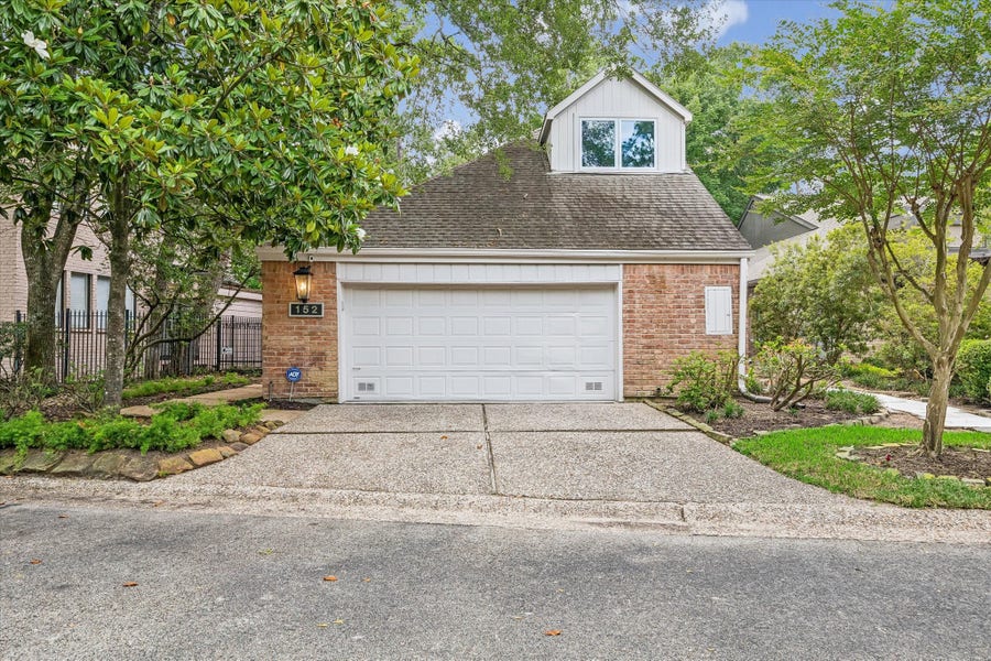 Property photo for 152 Sugarberry Circle, Houston, TX