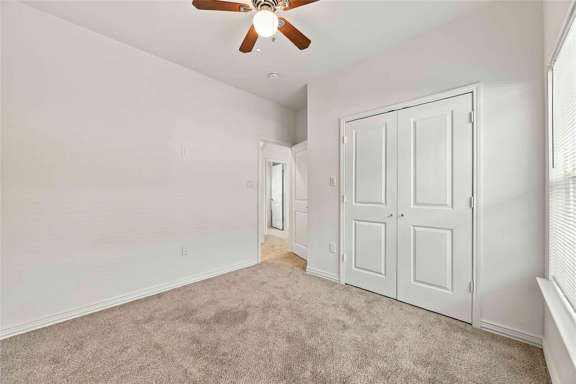 8147 Chateau Street, Houston, TX 77028 Guest Bedroom or office