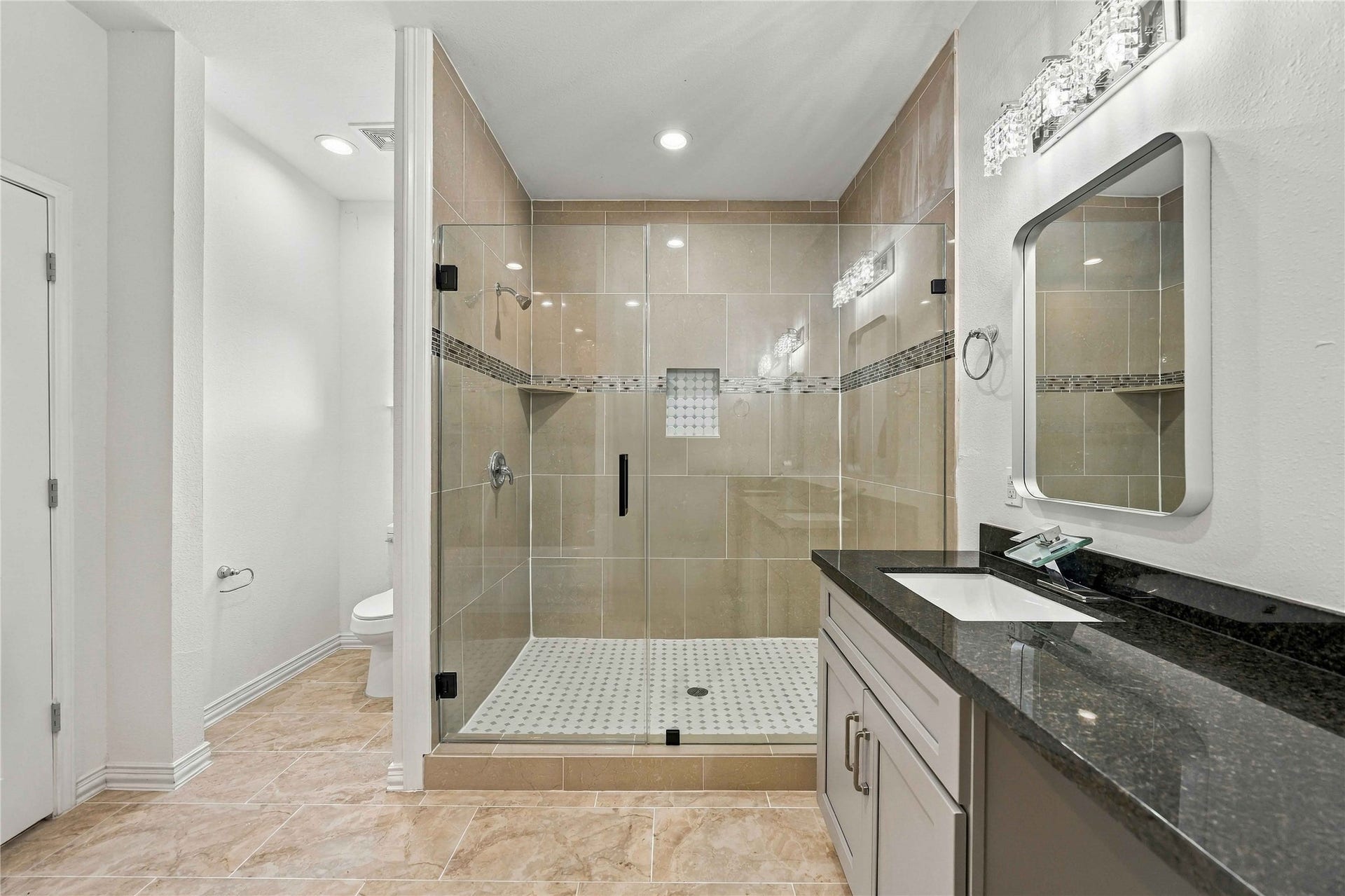 8147 Chateau Street, Houston, TX 77028 Primary Ensure Bathroom with standalone shower