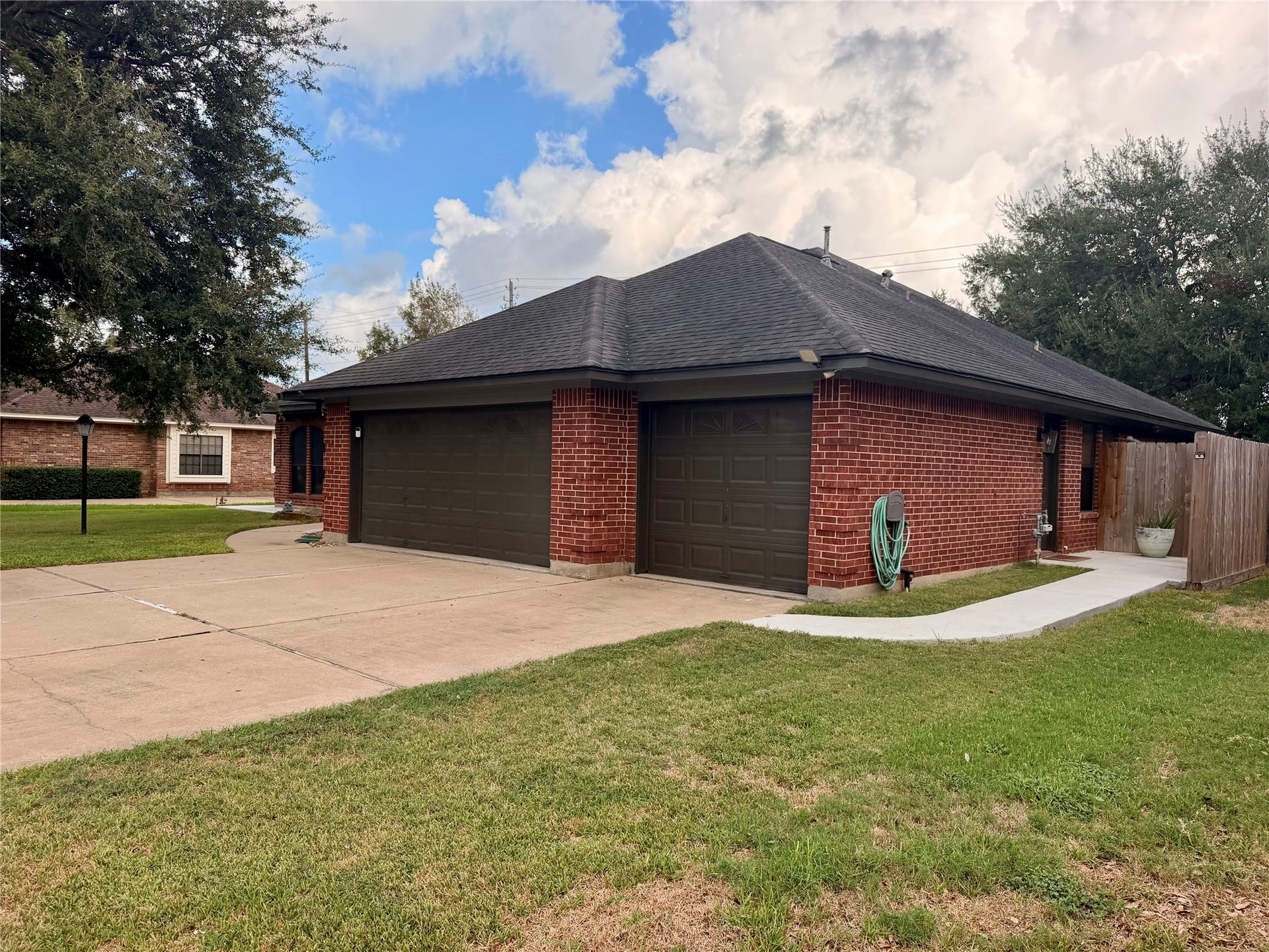 249 Chestnut Street, Lake Jackson, TX 77566 249 Chestnut Street, Lake Jackson, TX 77566