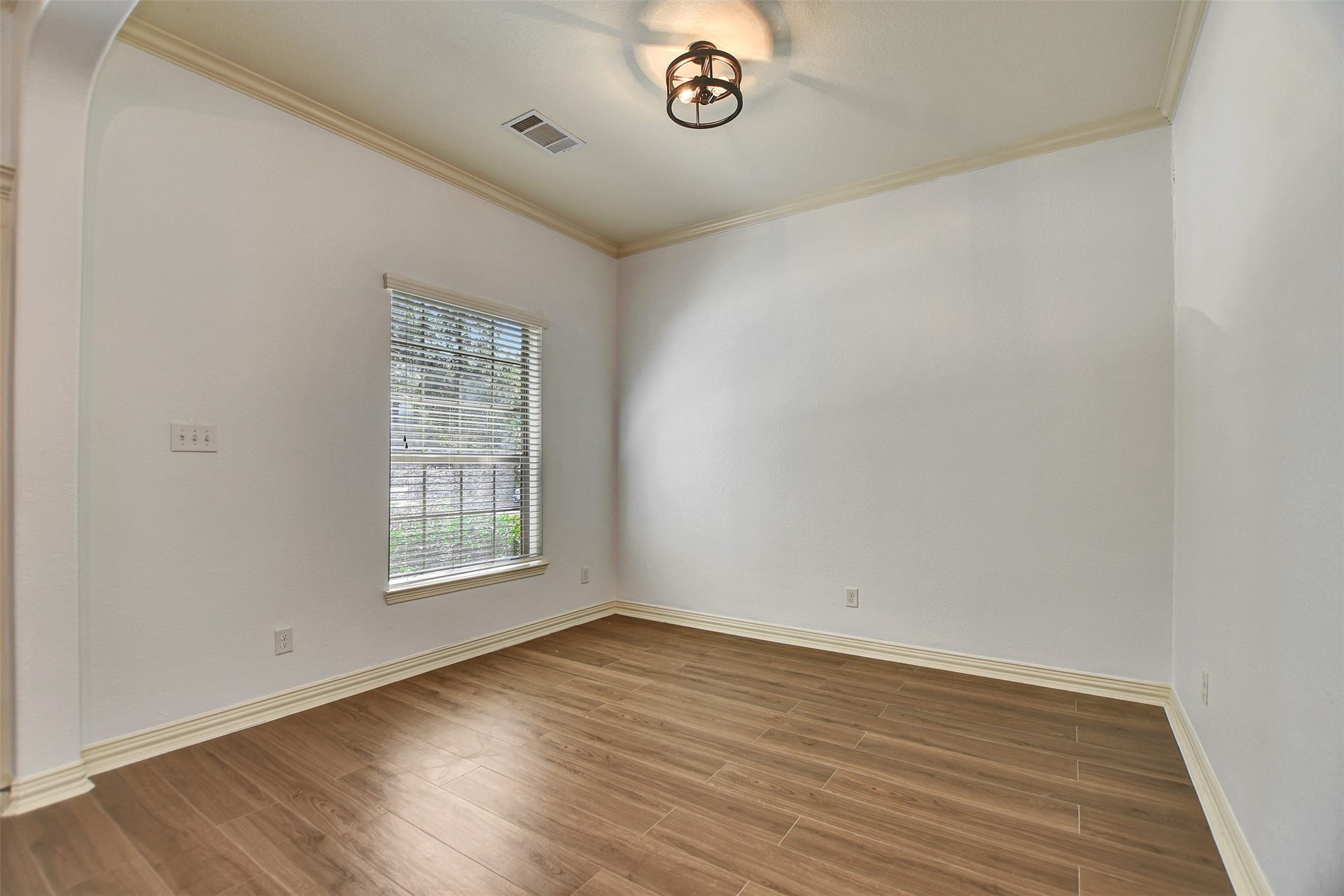 Another view of the front area.