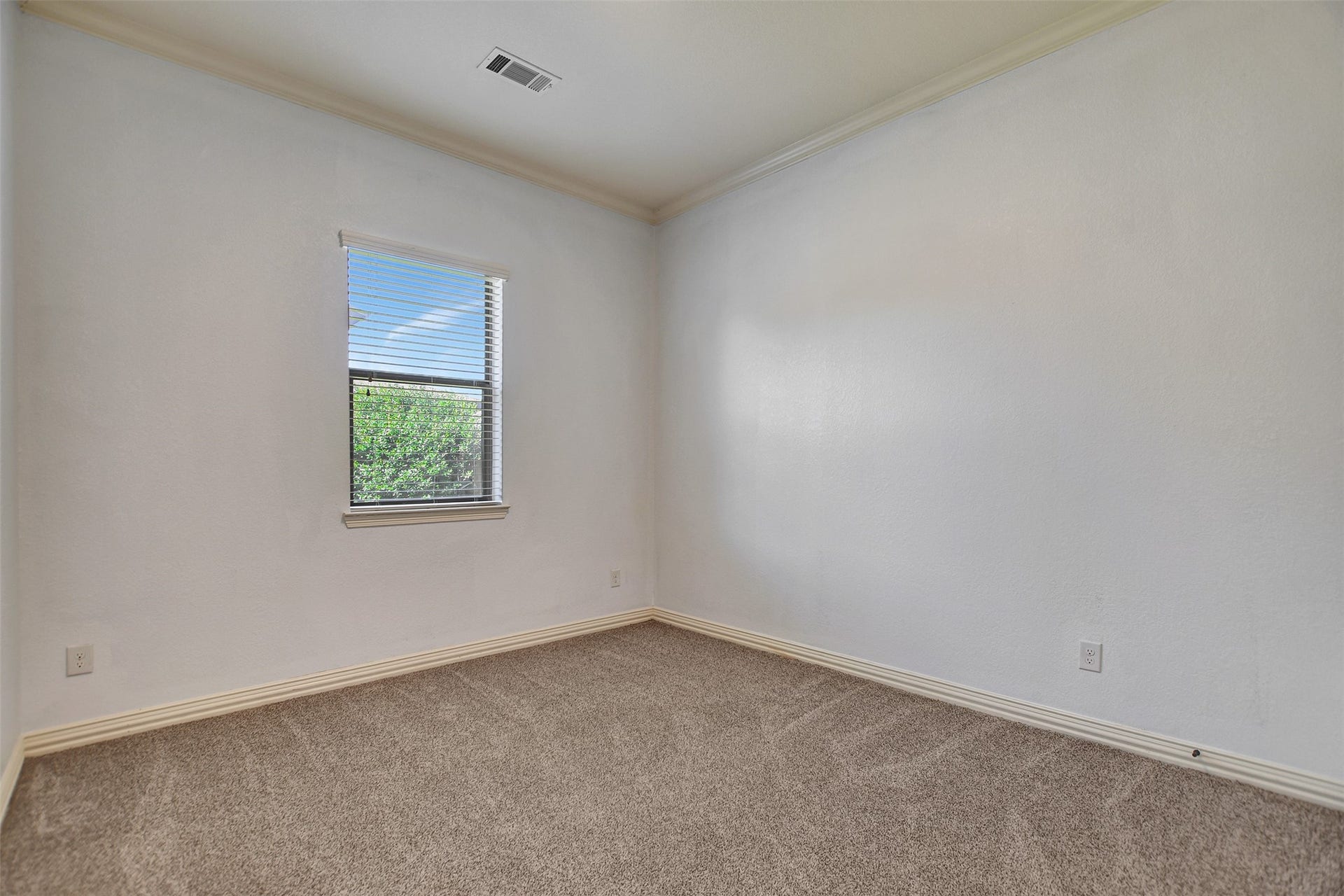 Fourth bedroom