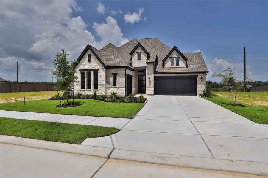 Property photo for 12150 Sweetbriar Loop, Mont Belvieu, TX