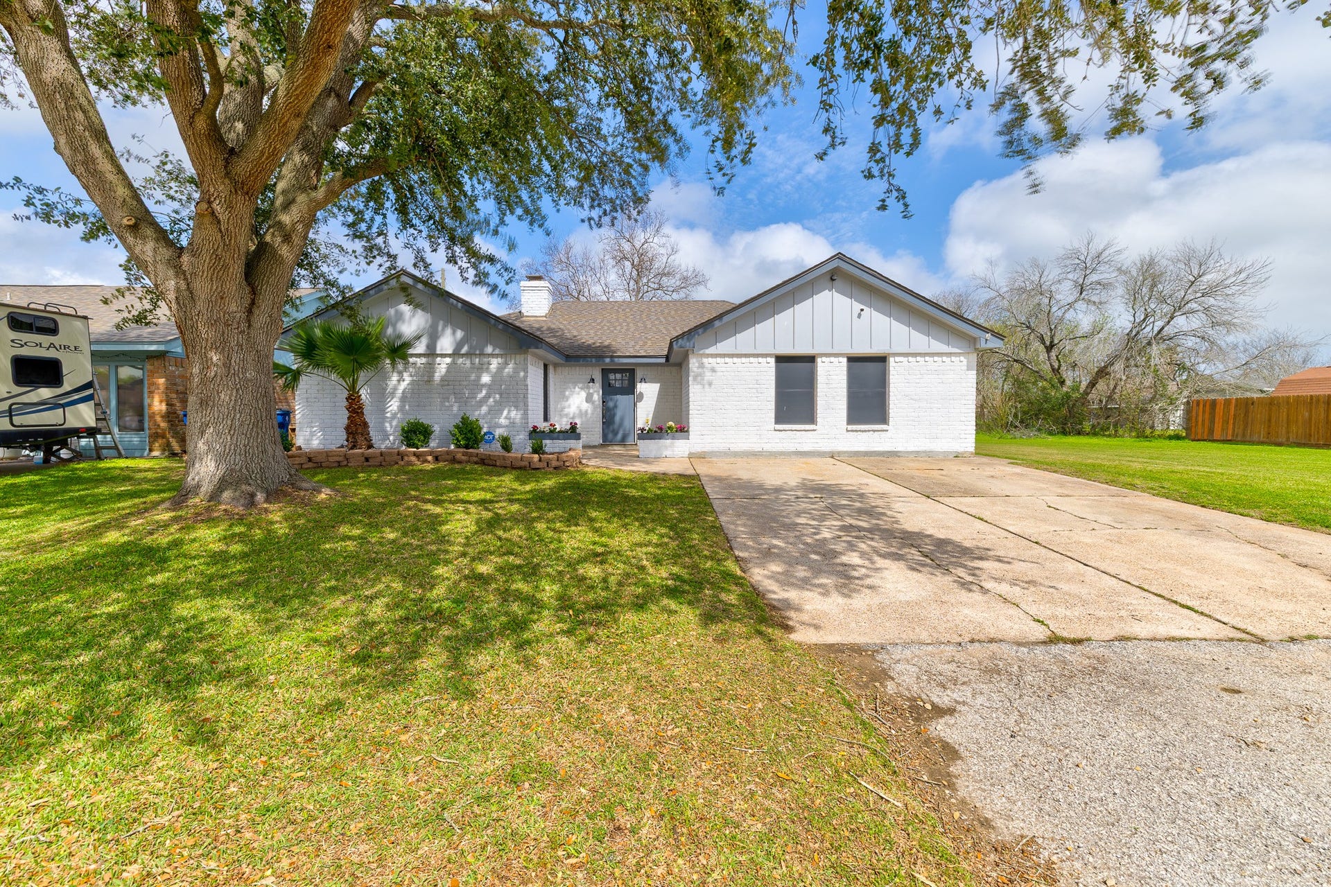 2302 38th Avenue N, Texas City, TX 77590 Welcome to 2302 38th. Ave. N. in Texas City! No HOA.. Low Tax Rate.
