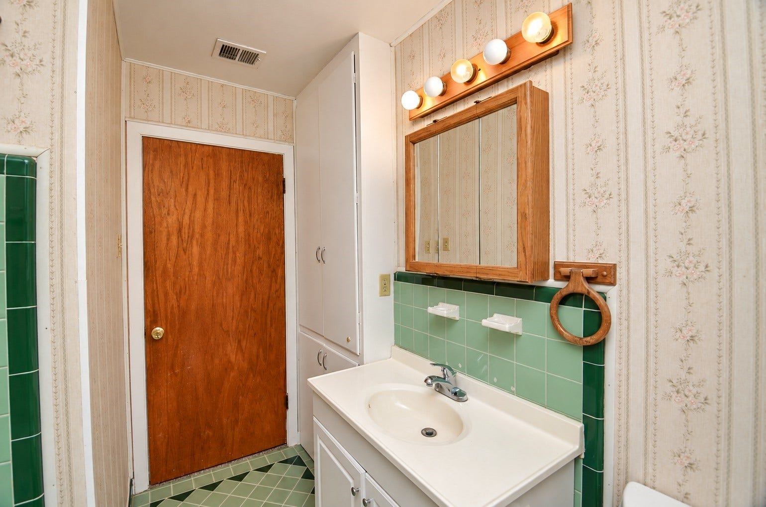 1713 FROST Street, Rosenberg, TX 77471 1713 FROST Street, Rosenberg, TX 77471