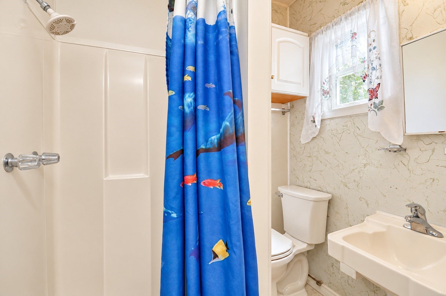 1713 FROST Street, Rosenberg, TX 77471 Bathroom #2