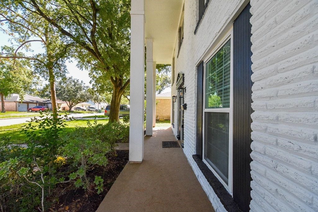 Porch area